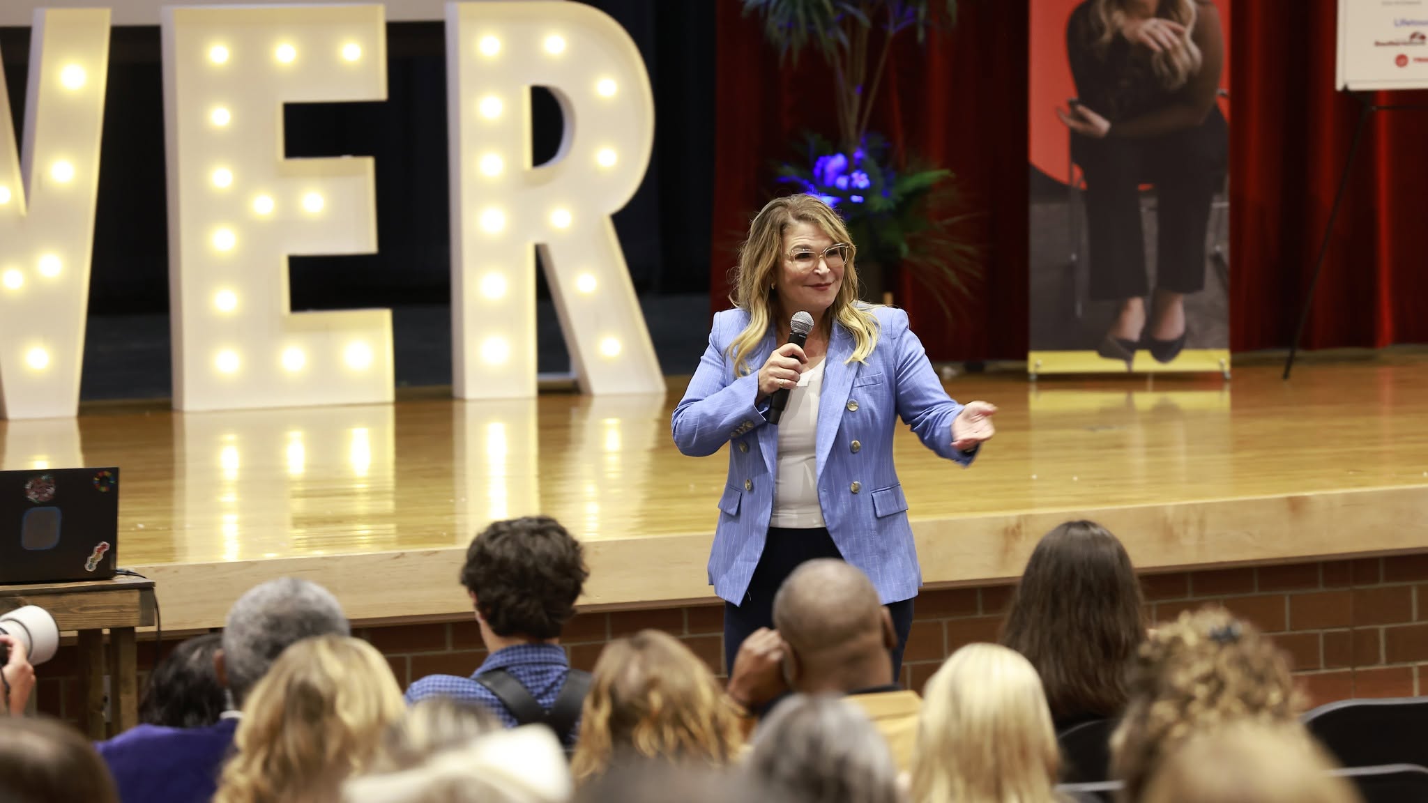 Dr. Jody Carrington speaks to a group of teachers.